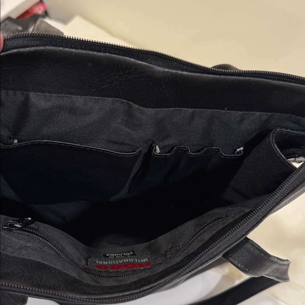 *HOBO Classic Black Messenger Bag Handbag - Picture 7 of 8